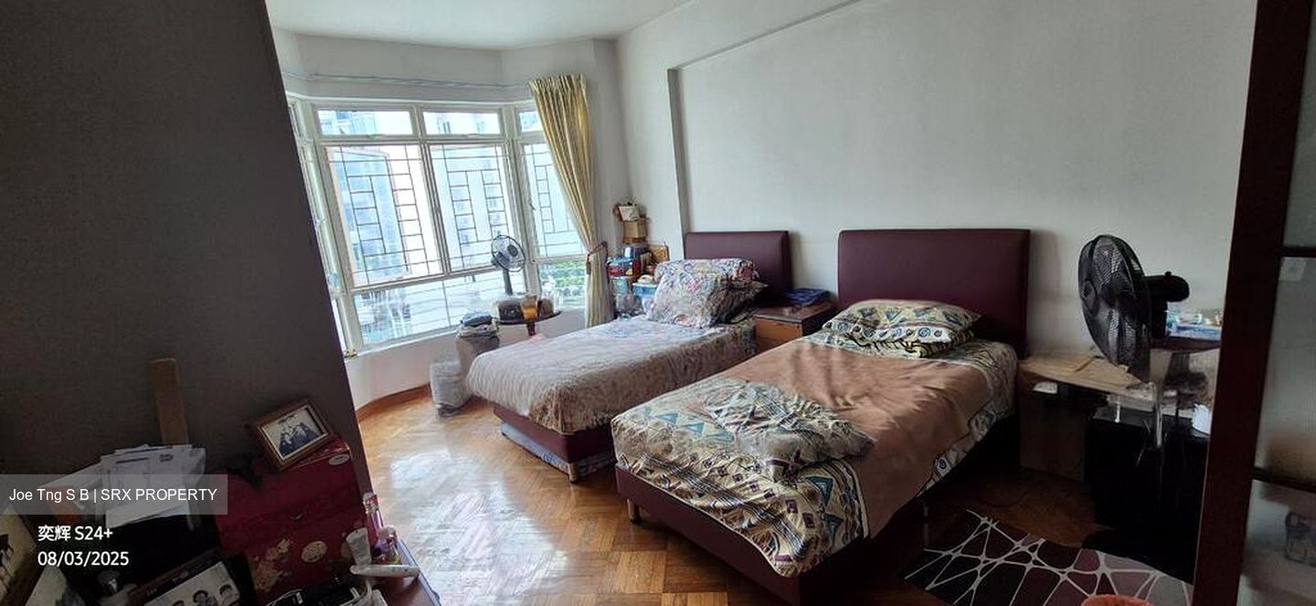Hillington Green (D23), Condominium #447910281